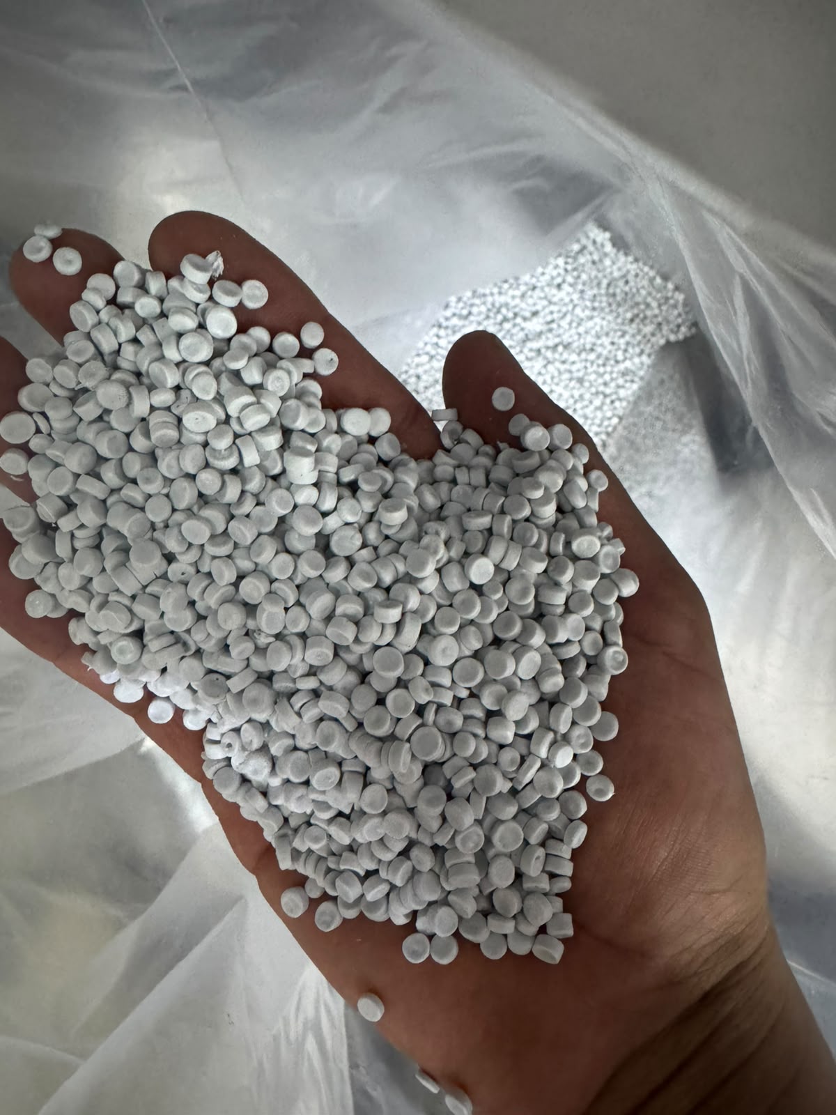 Pellets grises extrusionados